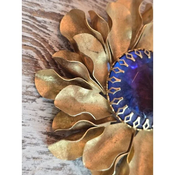 Vintage Style Gold Tone Flower Brooch Purple Blue Faceted Center Statement #351 - Picture 2 of 10